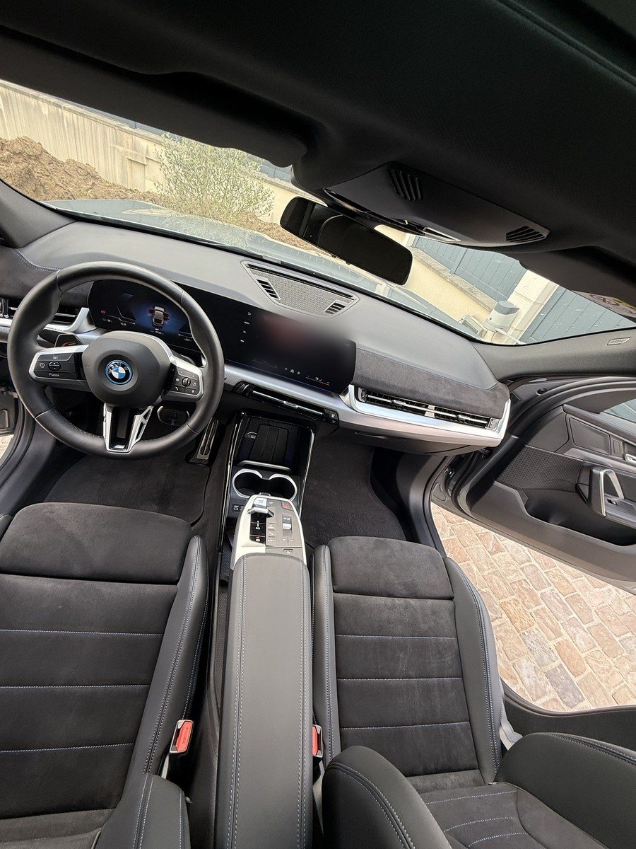 BMW, tableau de bord et sièges après nettoyage