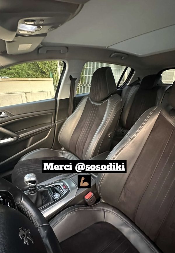 Story Snapchat d'un client : intérieur de Peugeot 308 propre avec le texte Merci @sosodiki