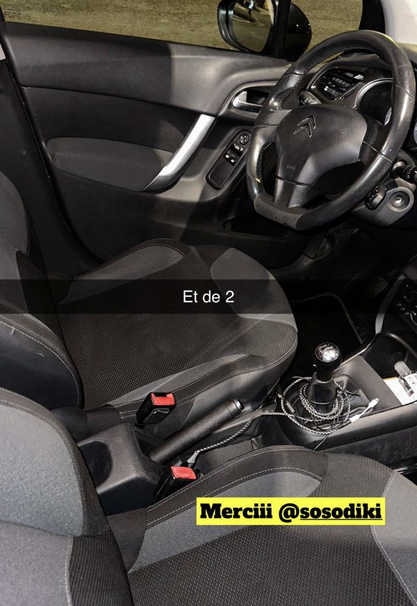Story Snapchat d'un client : intérieur de Citroën C3 propre avec le texte Merciii @sosodiki
